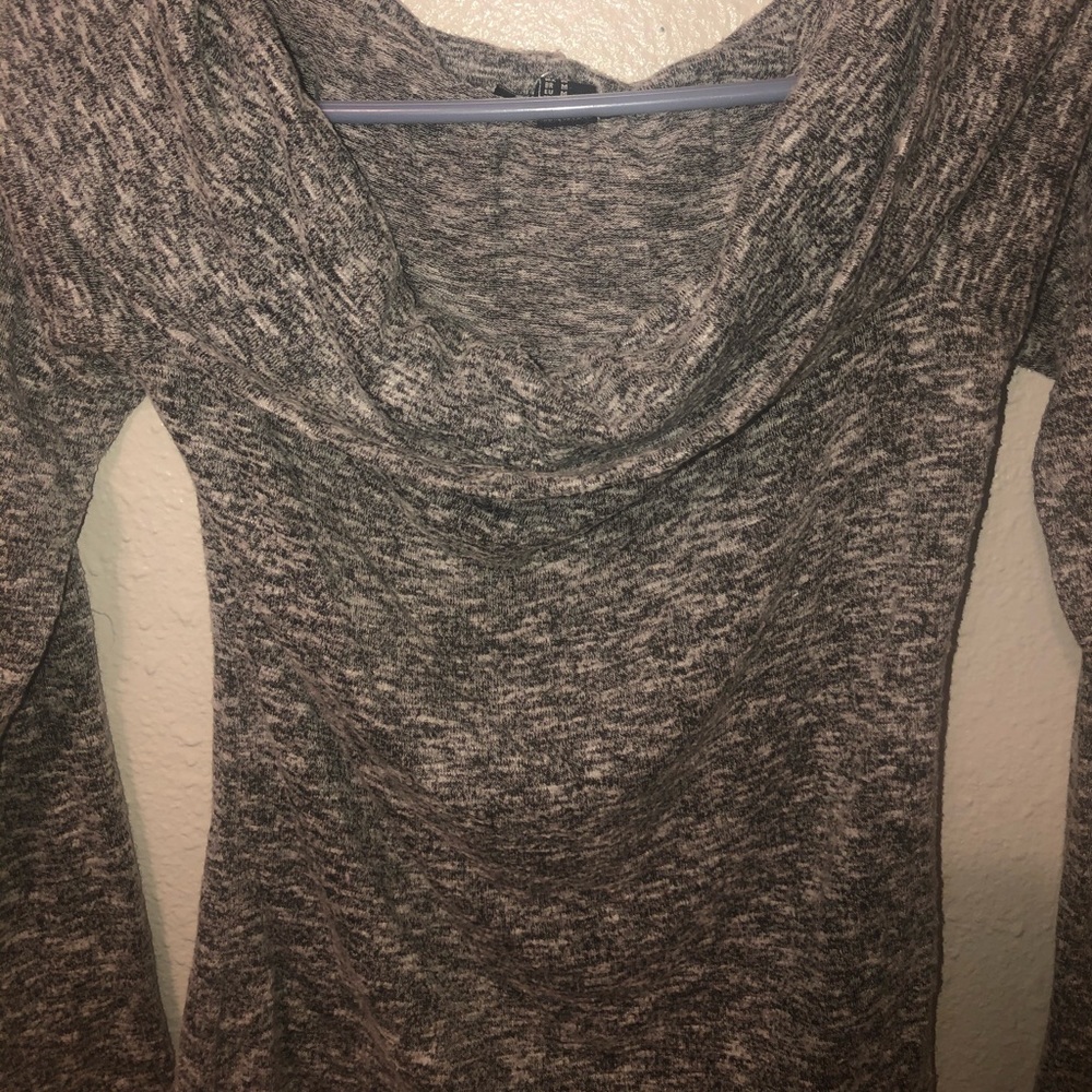 Grey off the shoulder - Picture 2 of 3